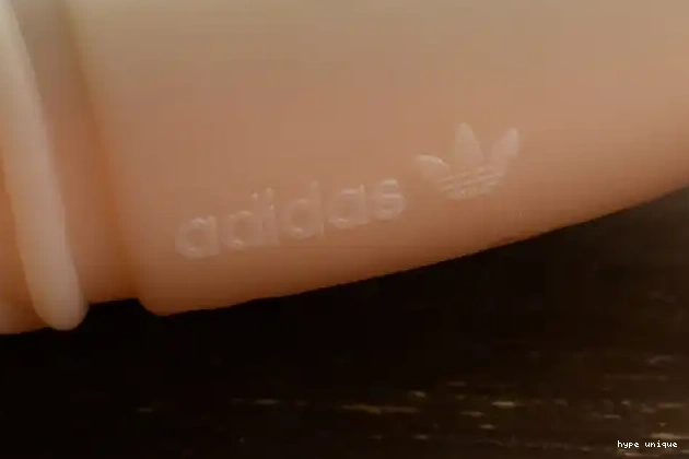 hype GLOW GUM LIGHT GREY 750 YEEZY ADIDAS DARK BB1840 BOOST 0601